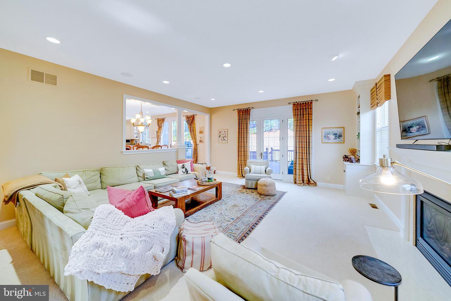 537 Monticello Ln