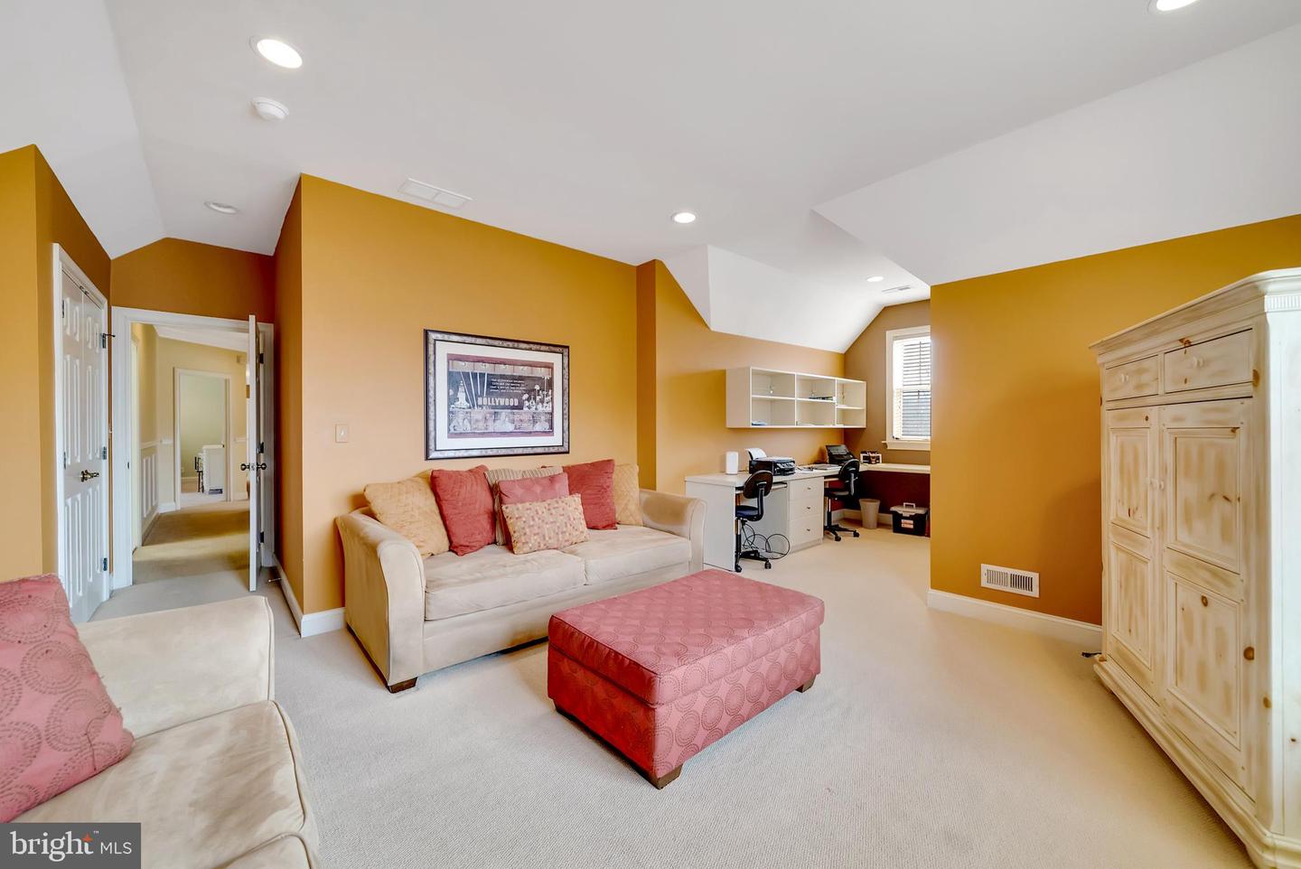 537 Monticello Ln