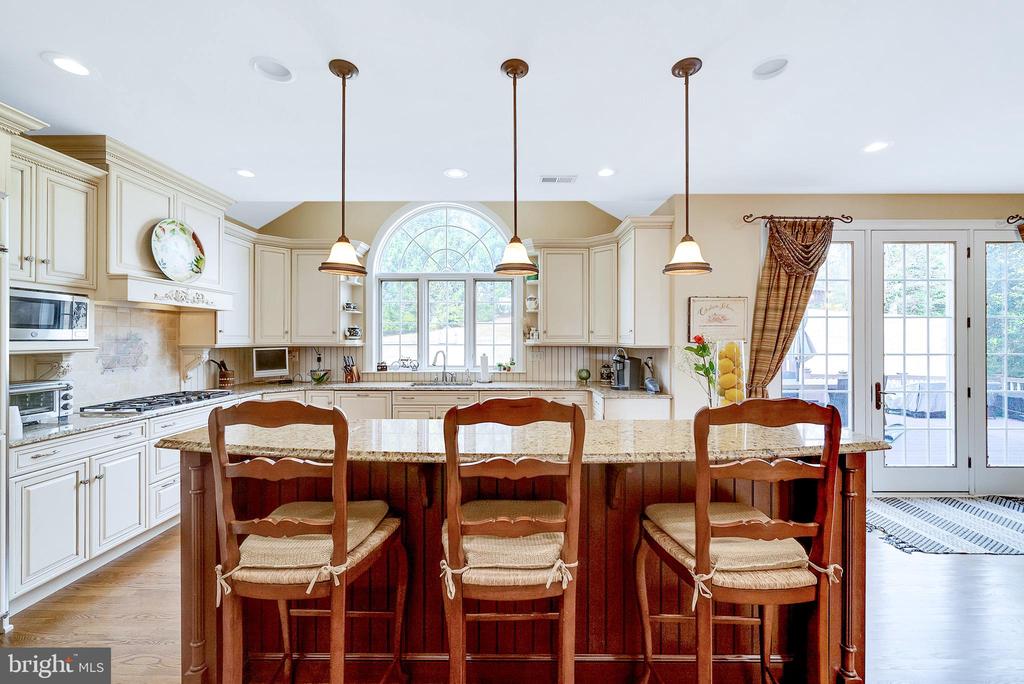 537 Monticello Ln