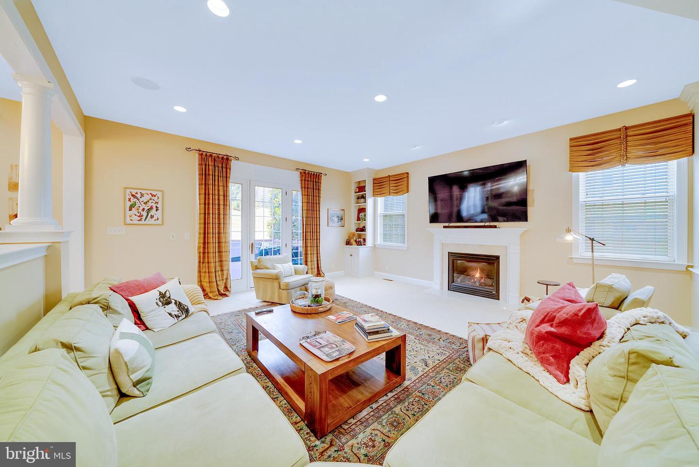 537 Monticello Ln