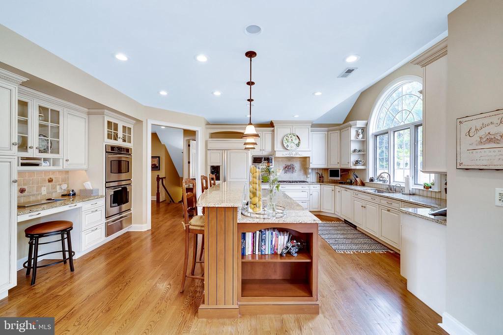 537 Monticello Ln