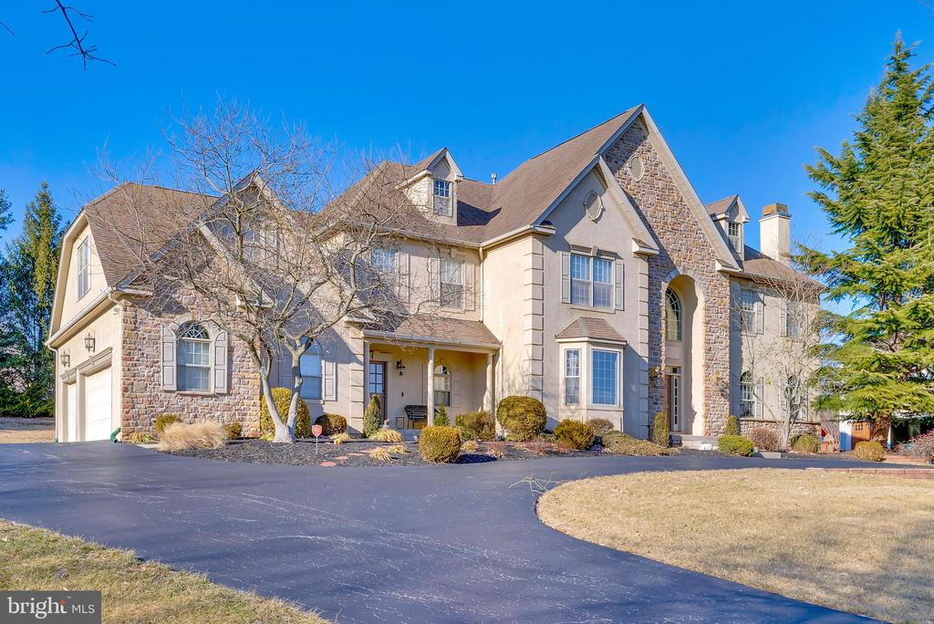 537 Monticello Ln