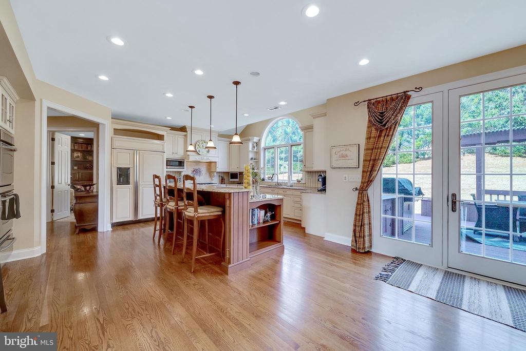 537 Monticello Ln
