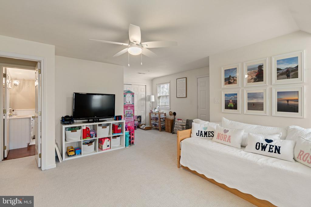 1323 Gypsy Hill