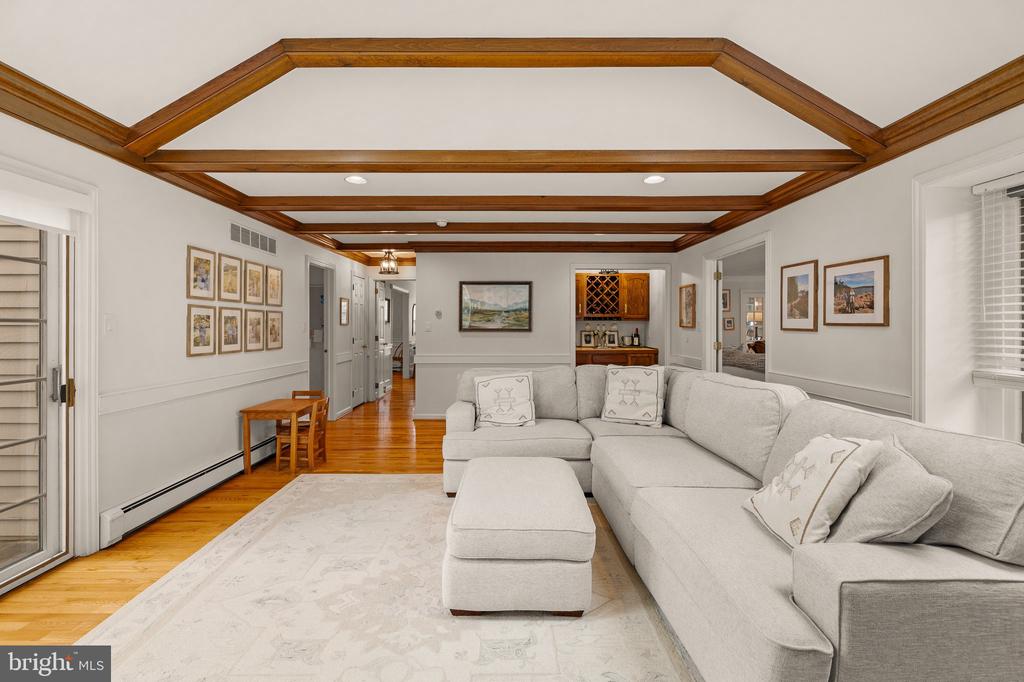 1323 Gypsy Hill