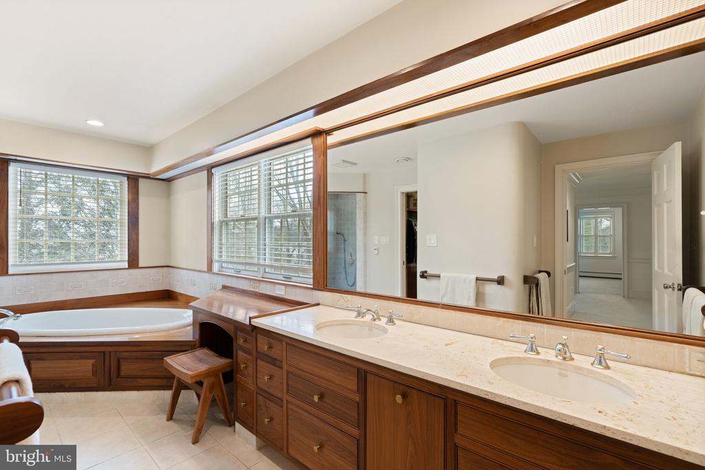 1323 Gypsy Hill