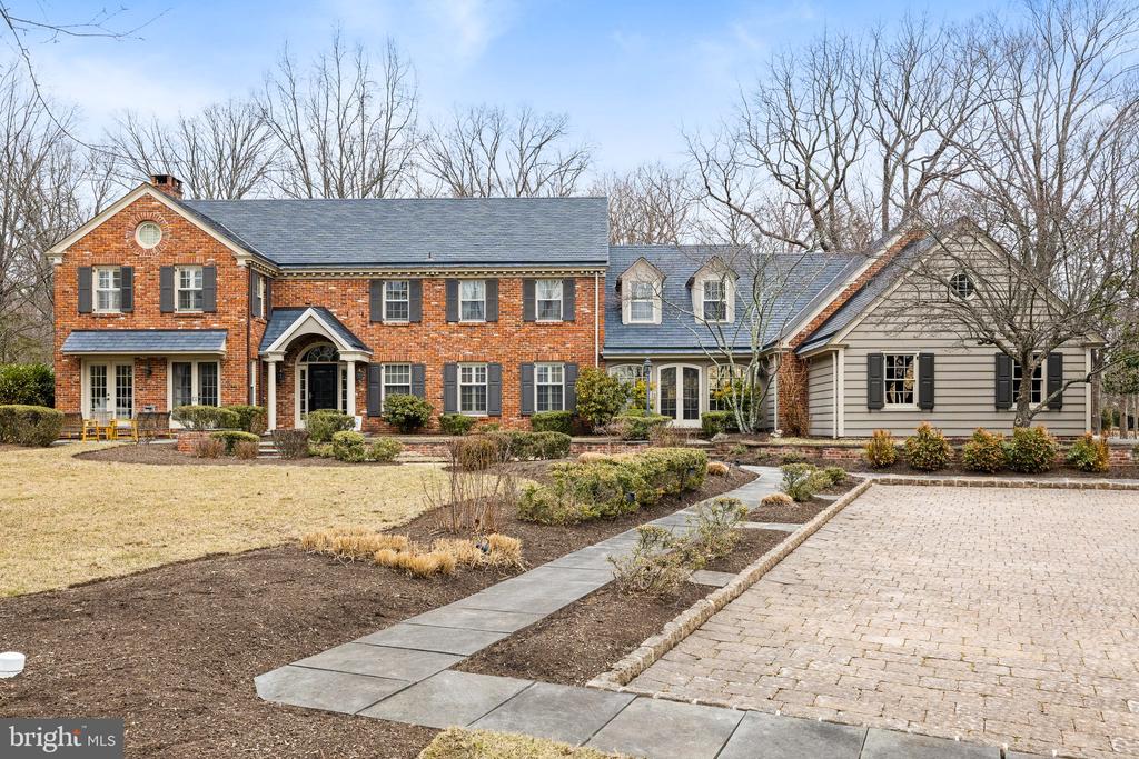 1323 Gypsy Hill