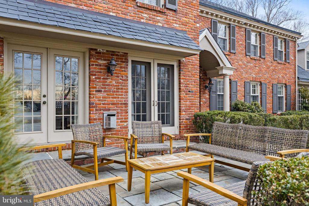 1323 Gypsy Hill