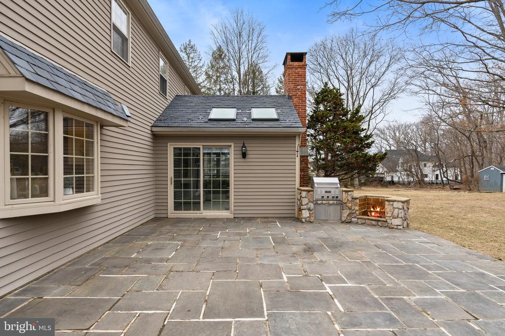 1323 Gypsy Hill