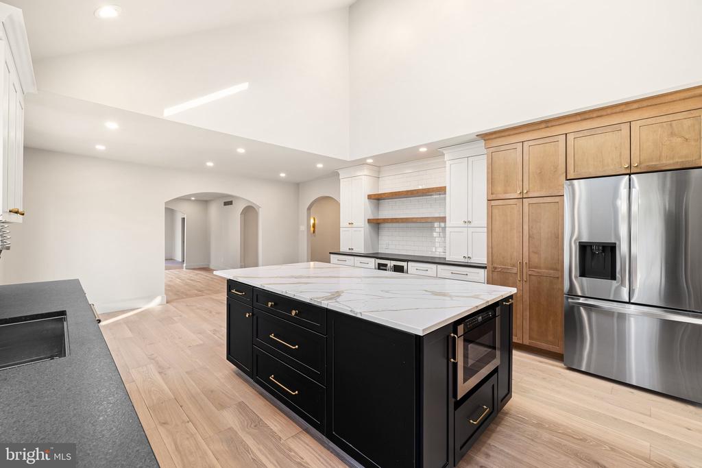 1555 Beechnut Cir