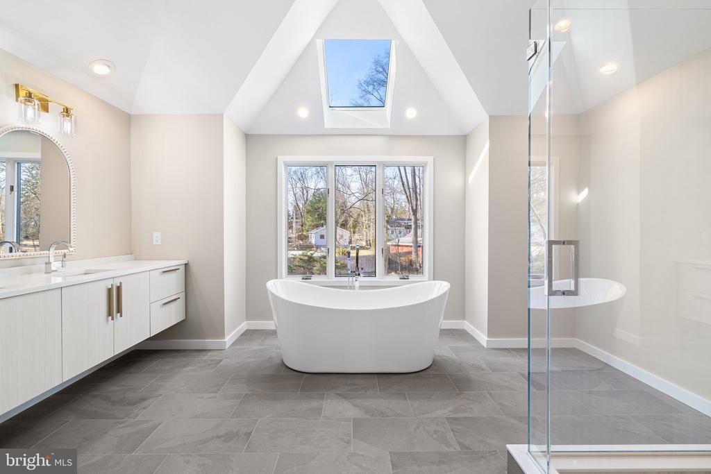 1555 Beechnut Cir