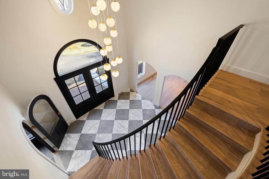 1555 Beechnut Cir