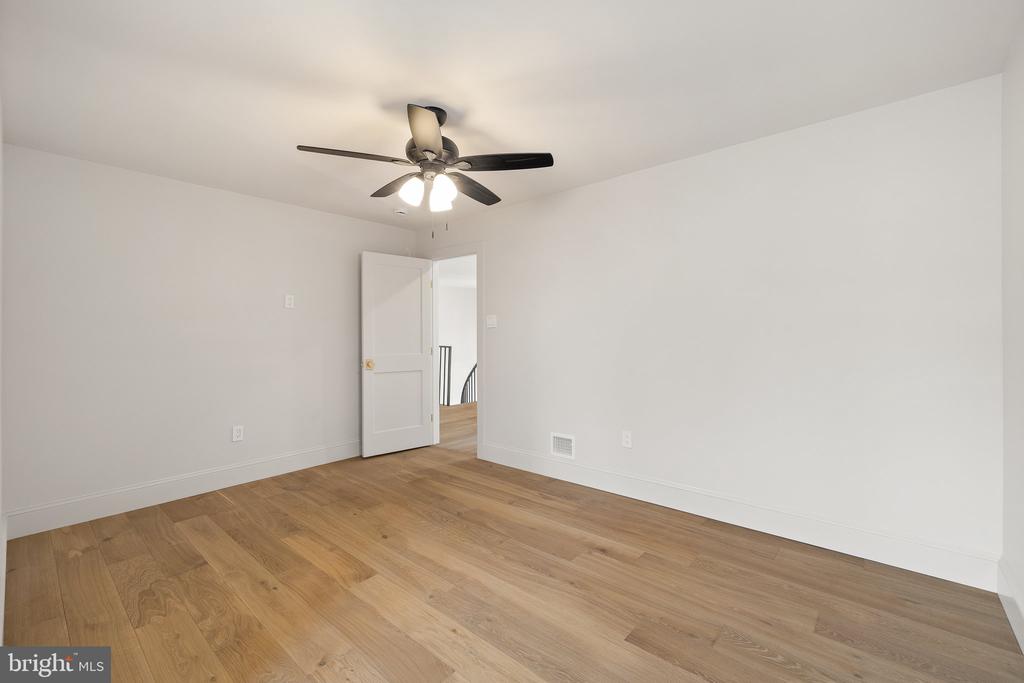 1555 Beechnut Cir