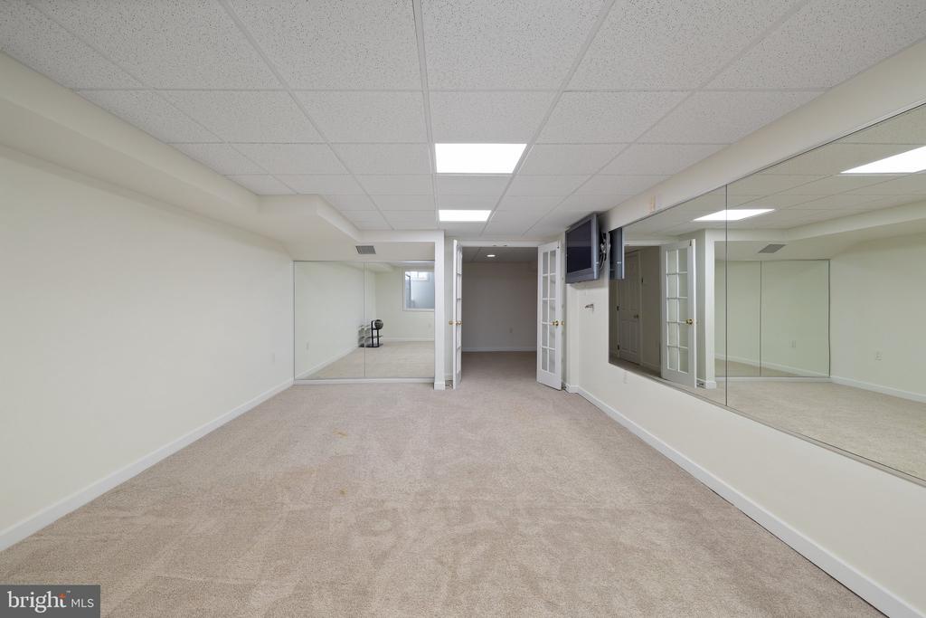 1555 Beechnut Cir