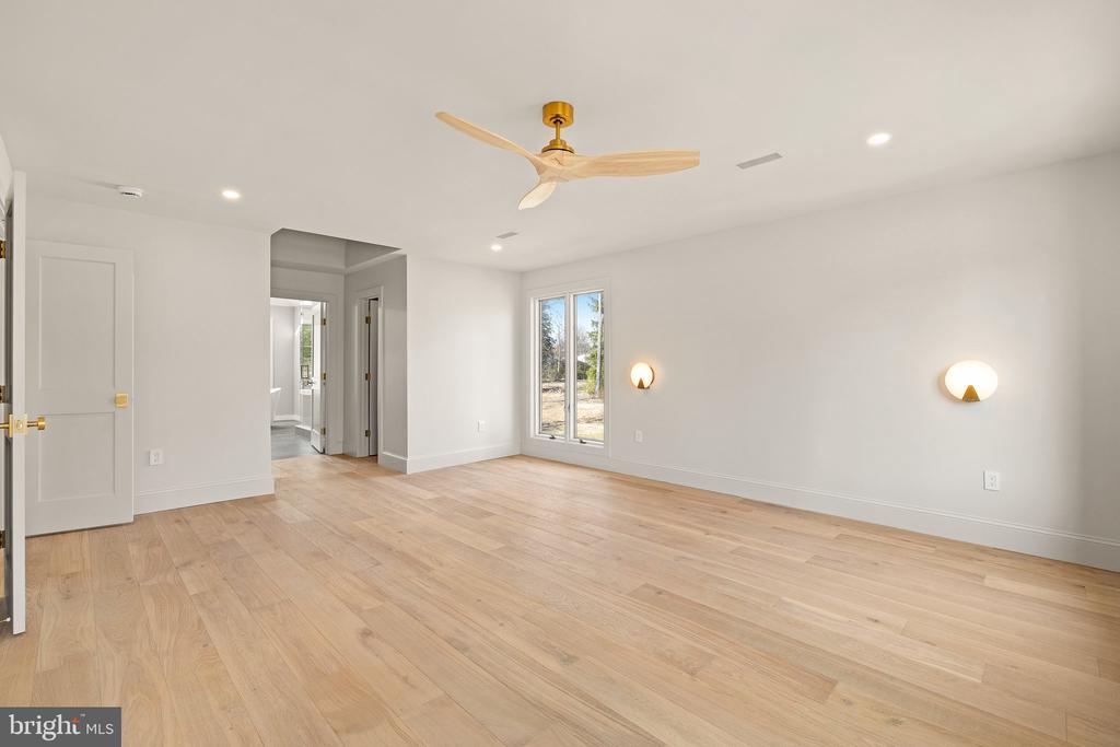 1555 Beechnut Cir