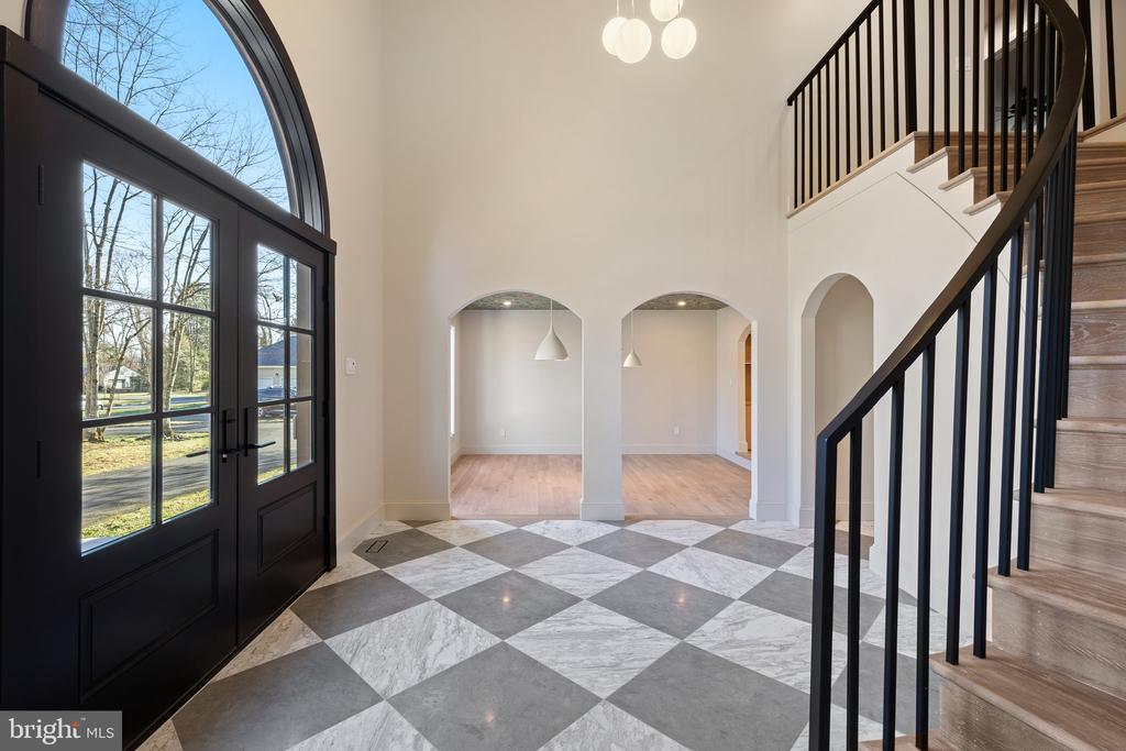 1555 Beechnut Cir