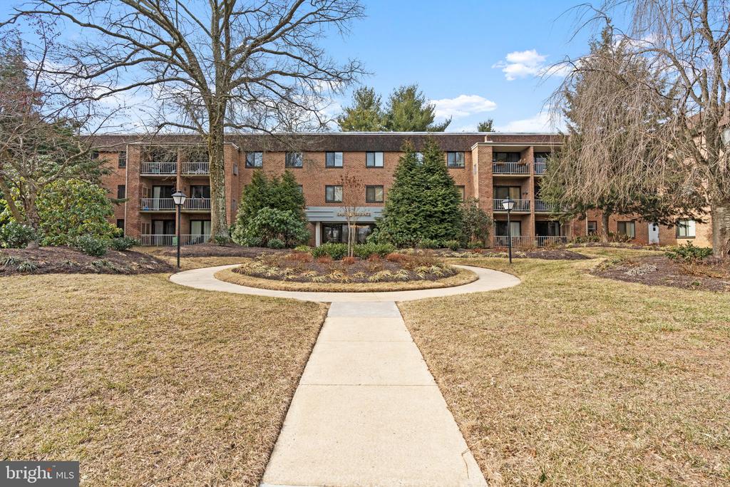 1650 Oakwood Dr