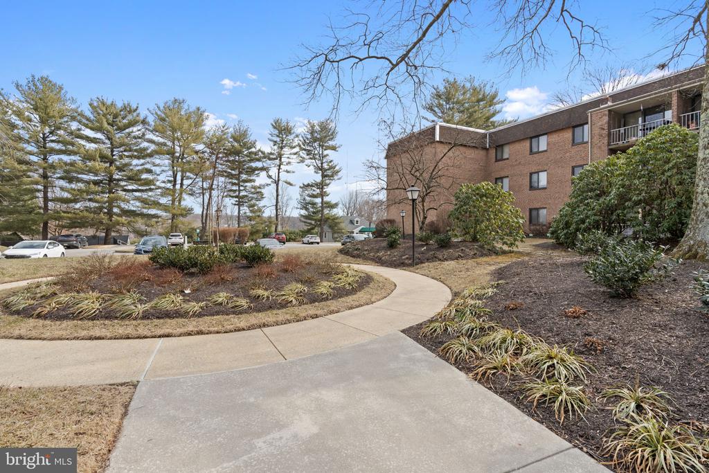 1650 Oakwood Dr