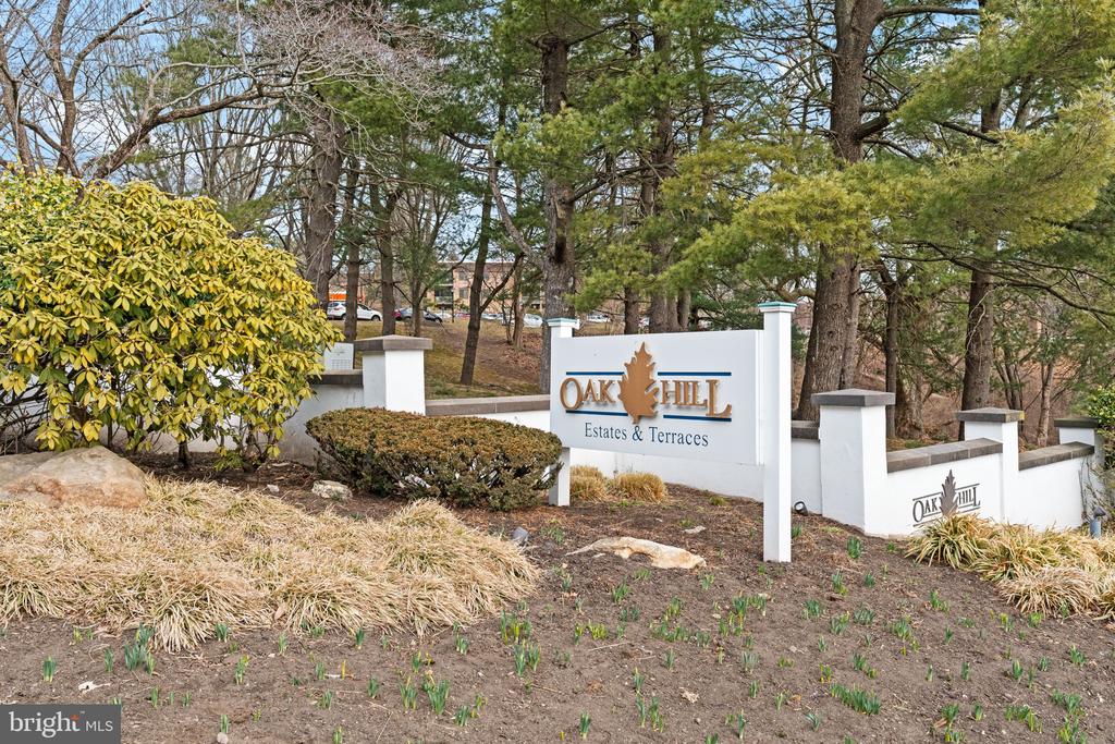 1650 Oakwood Dr