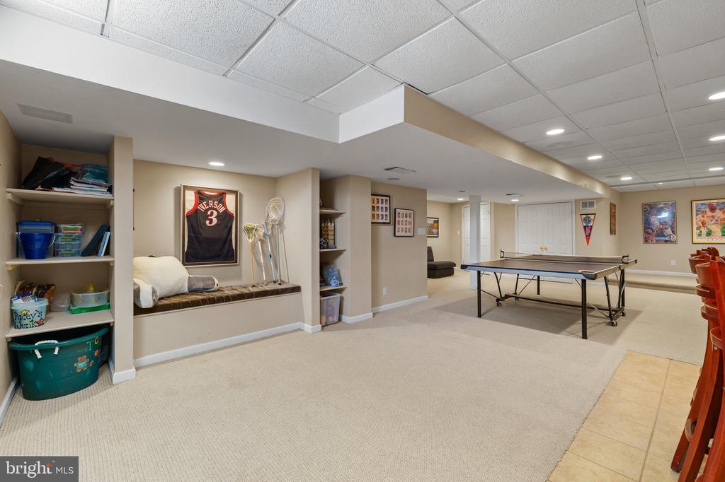702 Broadmoor Dr
