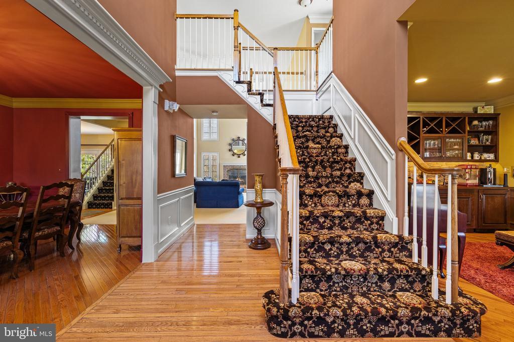 702 Broadmoor Dr