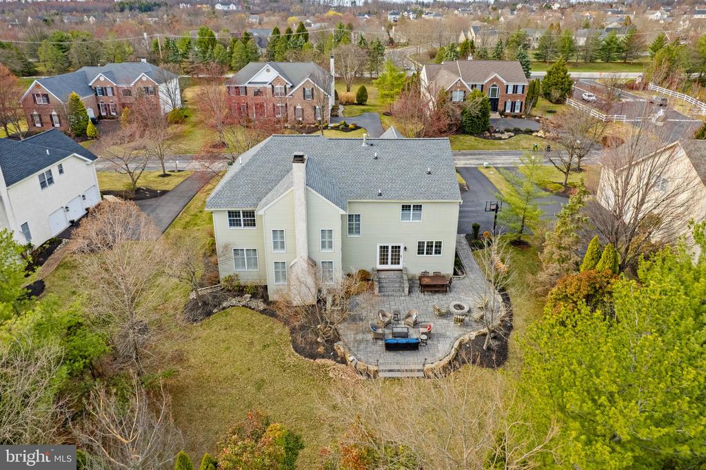 702 Broadmoor Dr