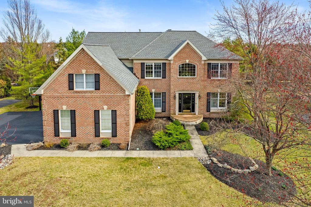 702 Broadmoor Dr