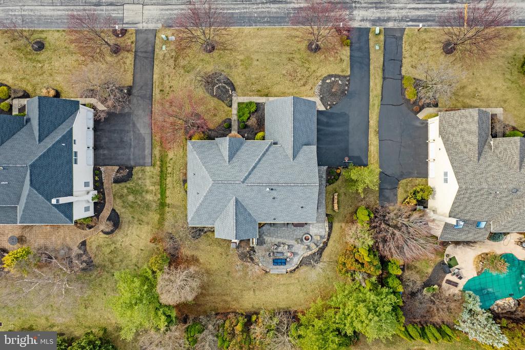 702 Broadmoor Dr