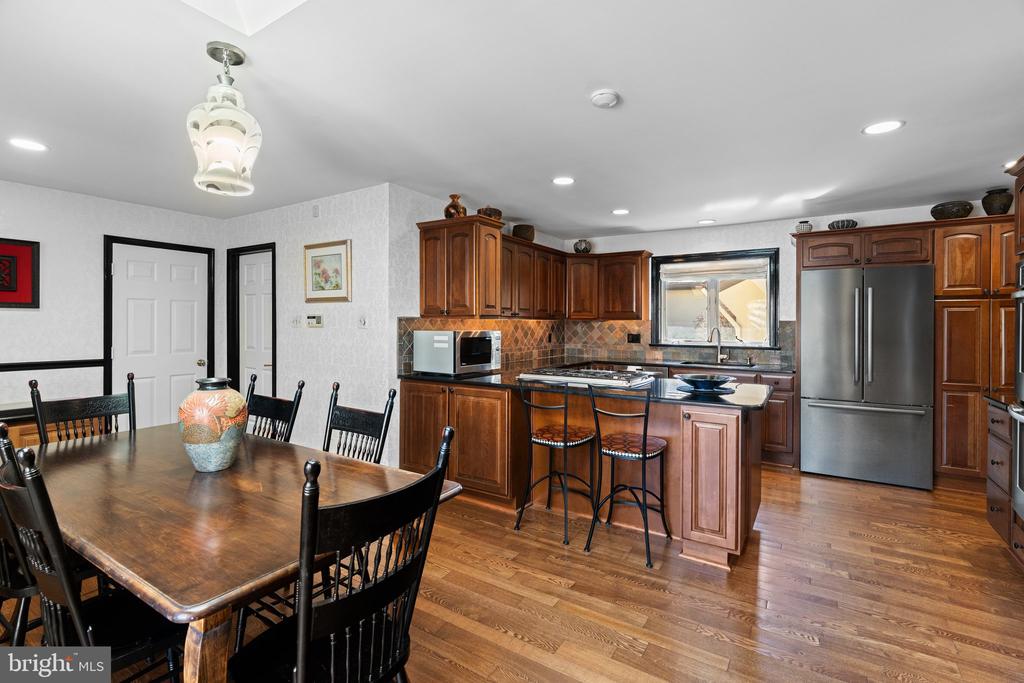 15 Springhouse Ln