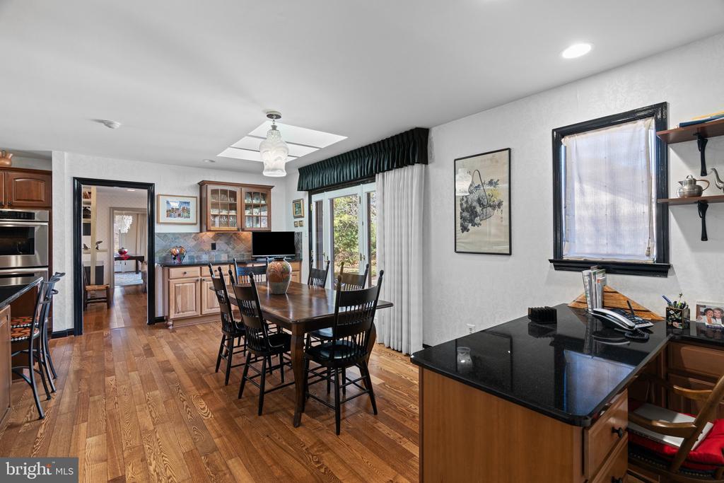15 Springhouse Ln