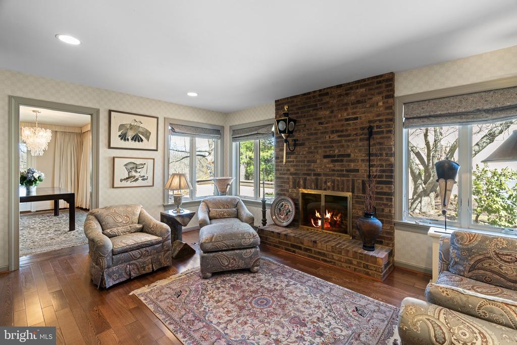 15 Springhouse Ln
