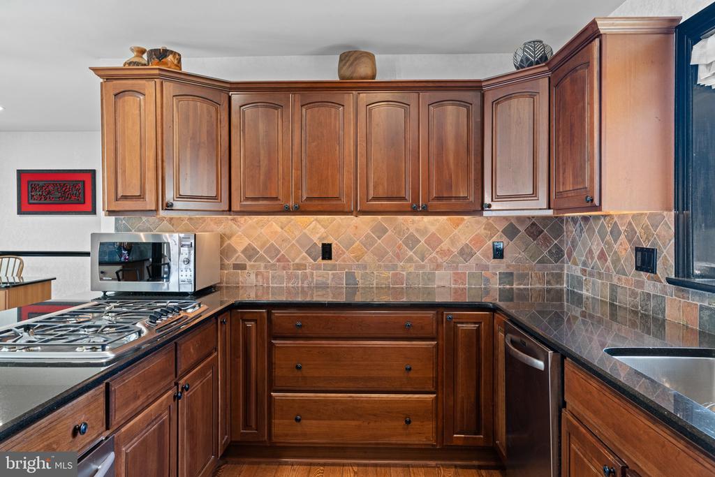 15 Springhouse Ln