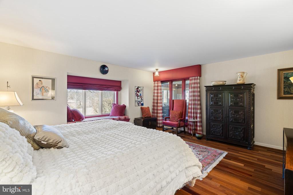 15 Springhouse Ln
