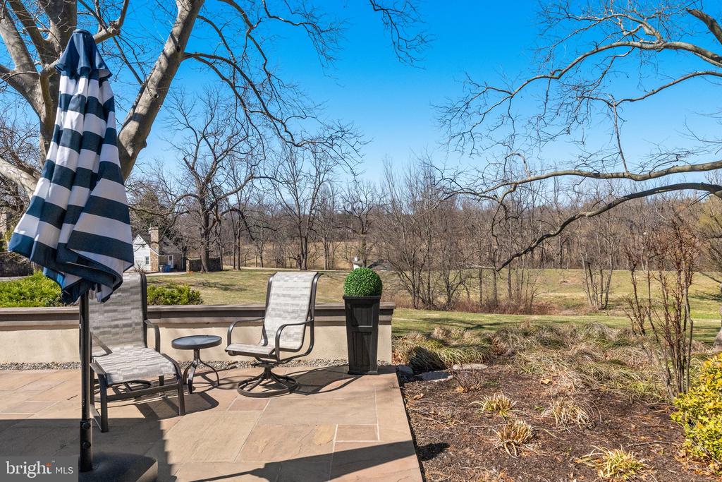 15 Springhouse Ln