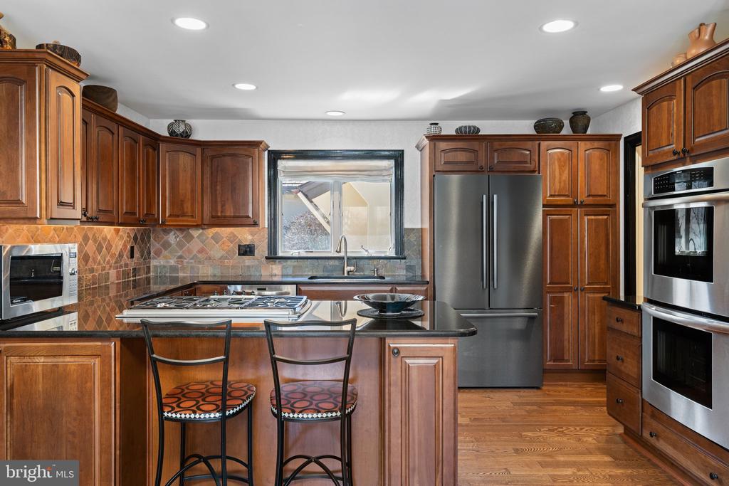 15 Springhouse Ln