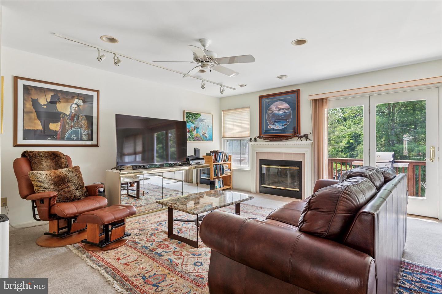 148 Canterbury Ln
