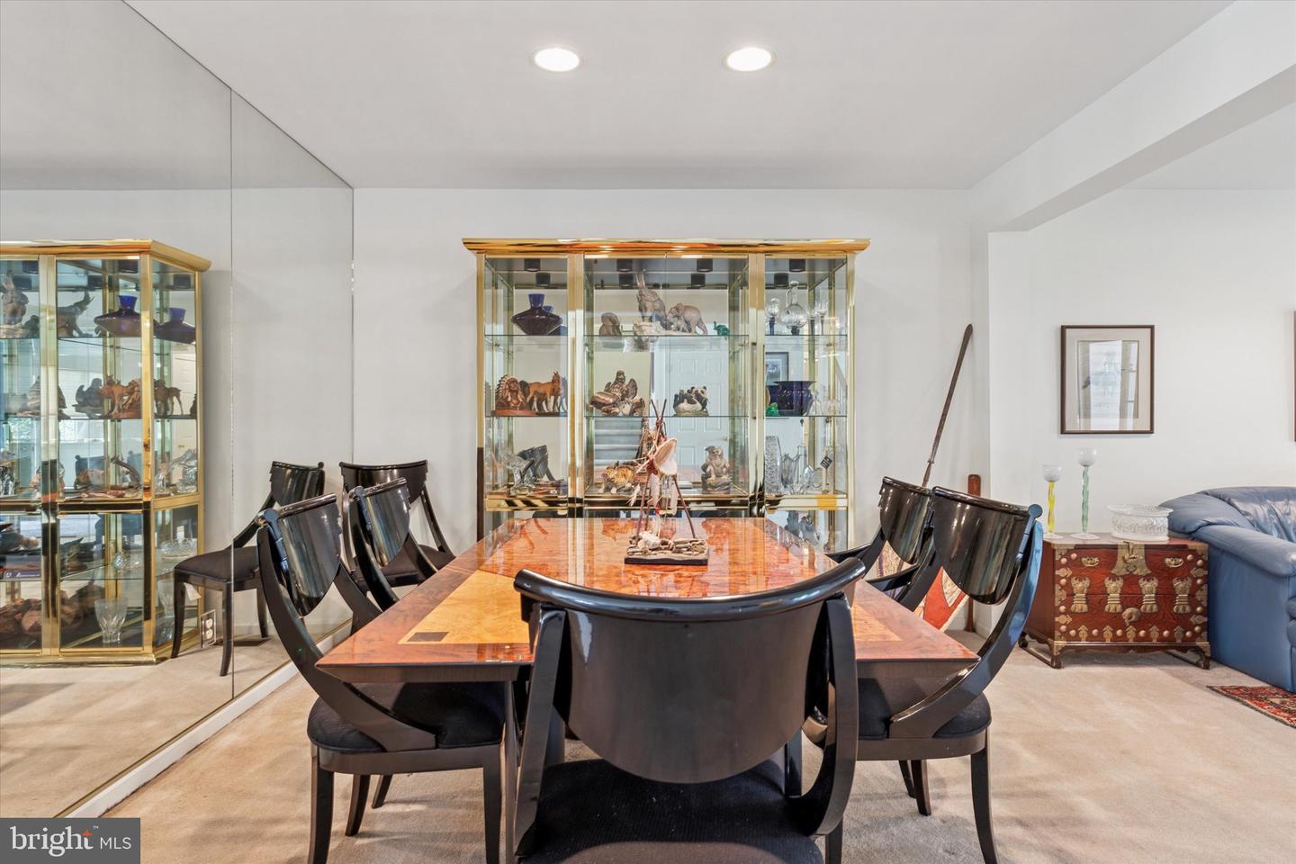 148 Canterbury Ln