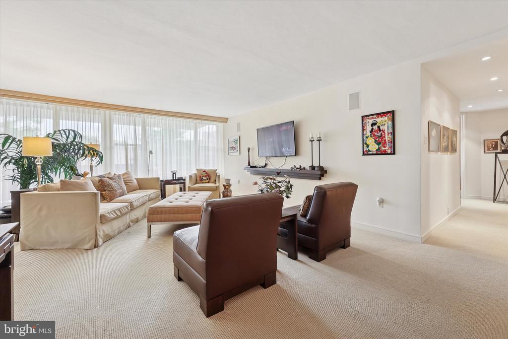 50 Belmont Ave #202