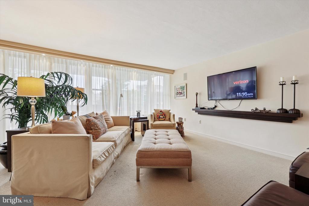 50 Belmont Ave #202