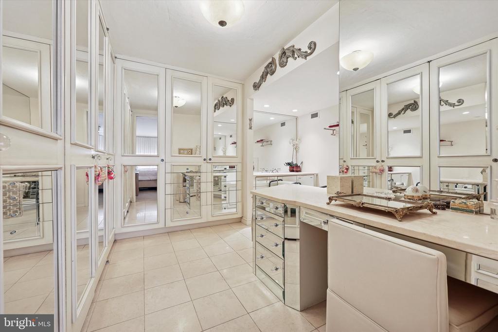 50 Belmont Ave #202