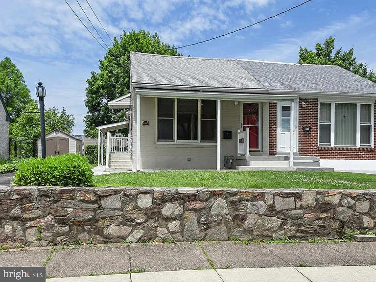 814 Cricket Ave