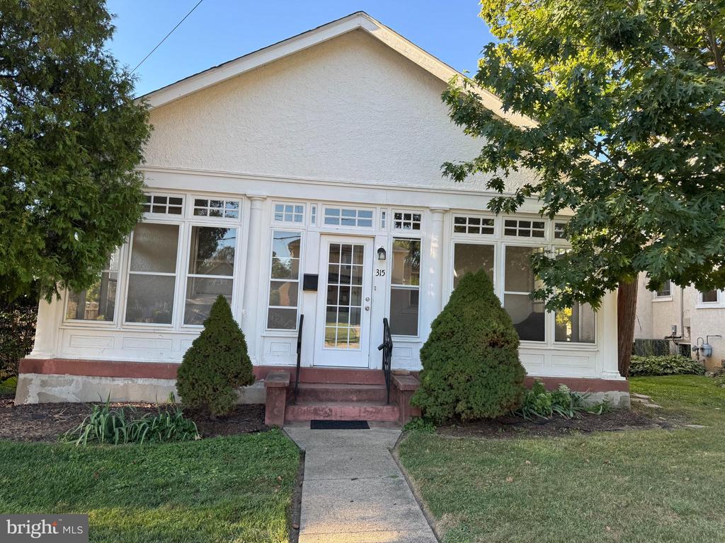 315 ROSEMARY AVENUE
