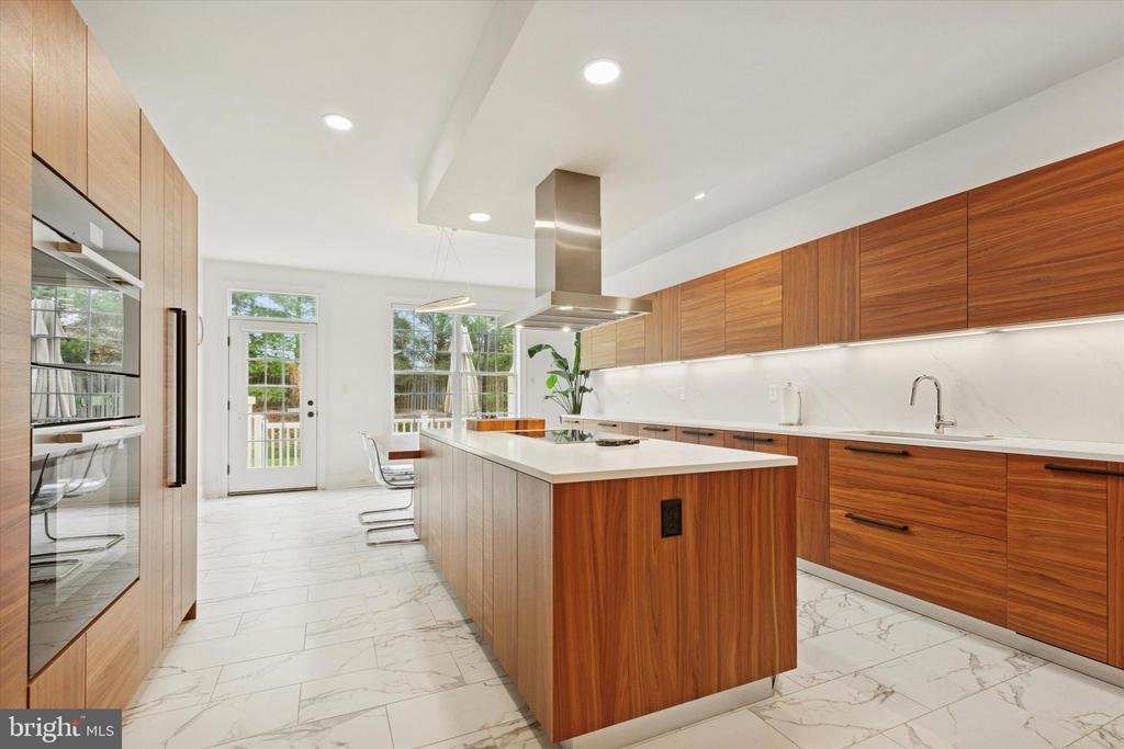 1913 WHITETAIL WAY