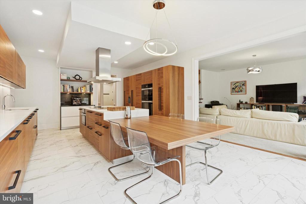 1913 WHITETAIL WAY