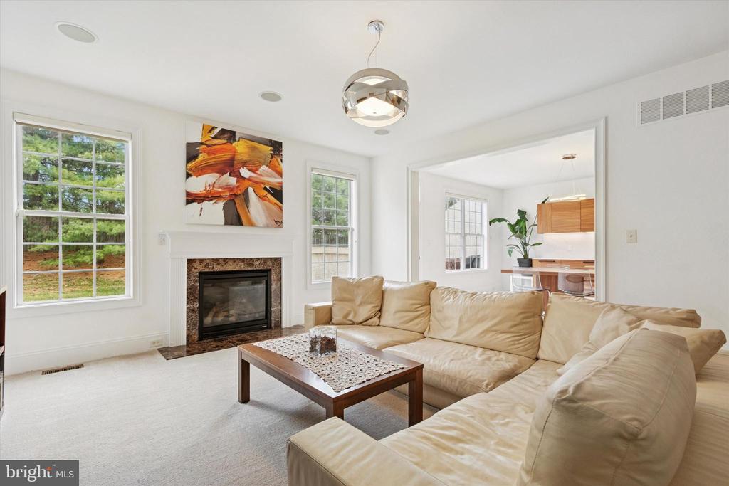 1913 WHITETAIL WAY