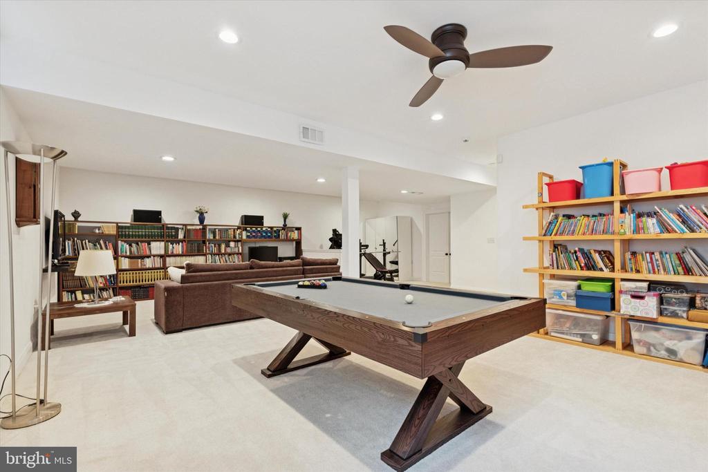 1913 WHITETAIL WAY