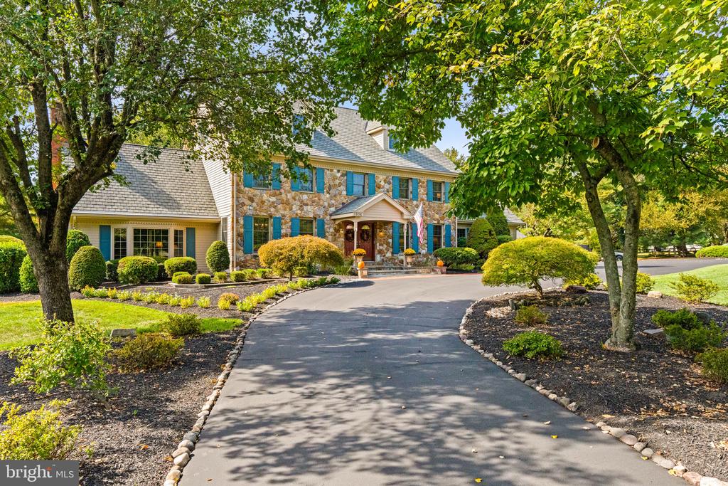 1504 SCHOOL HOUSE LANE