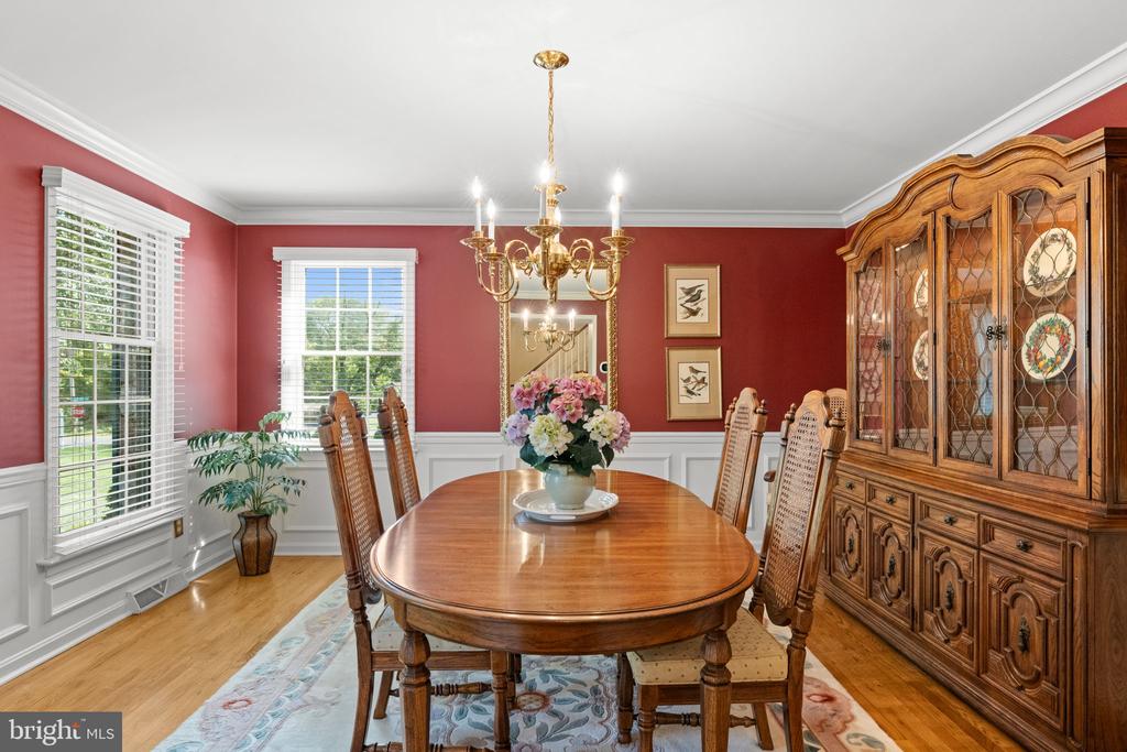 1504 SCHOOL HOUSE LANE