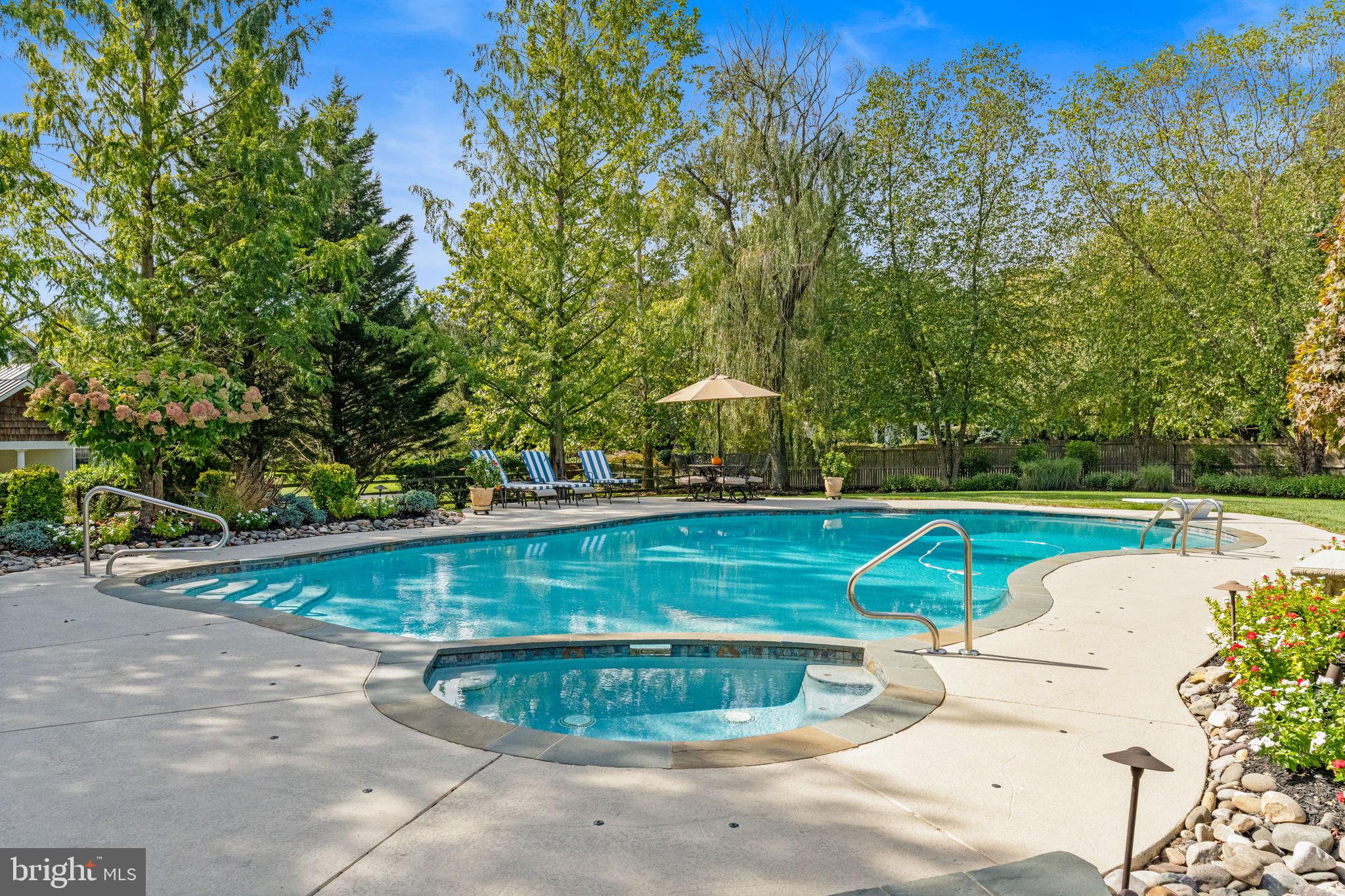 1504 SCHOOL HOUSE LANE