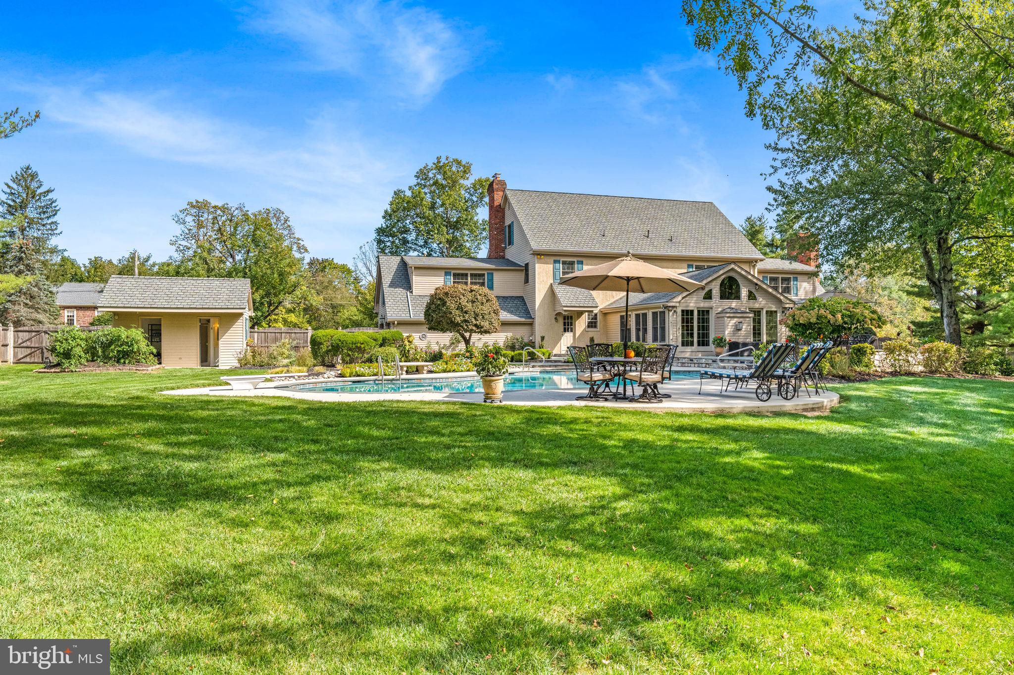 1504 SCHOOL HOUSE LANE